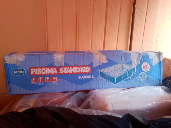Piscina de 3.000l valor 350 reais ,