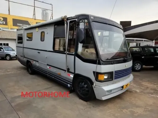 Motorhome Microonibus com muito espaço, completissimo. 