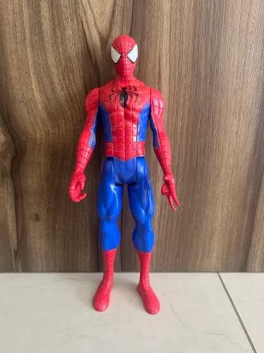 Boneco Homem-Aranha da linha Titan Hero Series