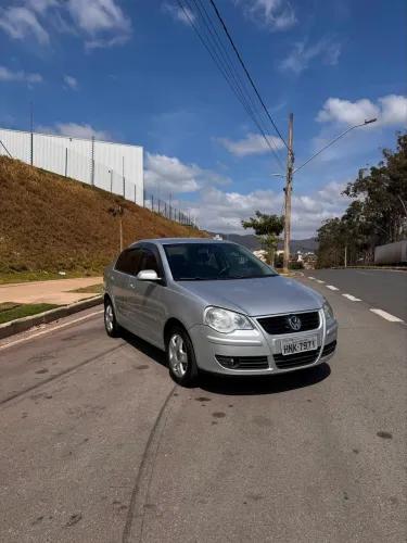 Volkswagen Polo Sedan 1.6 MI Total Flex 8V 4P 2011