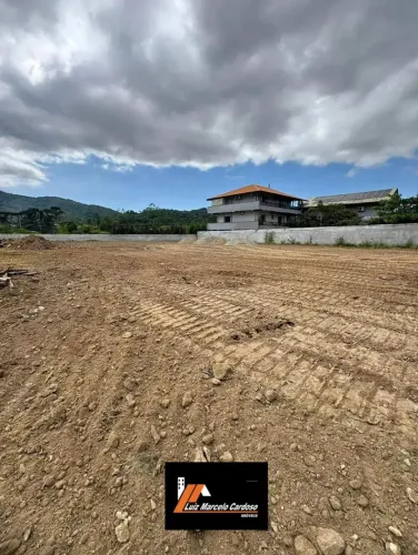 TERRENO EM CAMBORIÚ COM 2 MIL M²