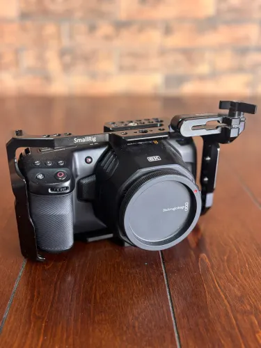 Blackmagic pocket 6K + cage + acessórios 