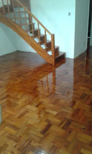 Instalação e restauração de decks de piscina