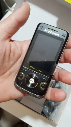 Vendo lote de 3 celulares antigos na caixa original.
