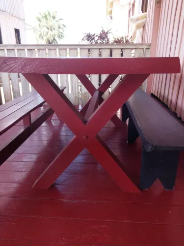Mesa de cumaru ferro (pés de ipê)