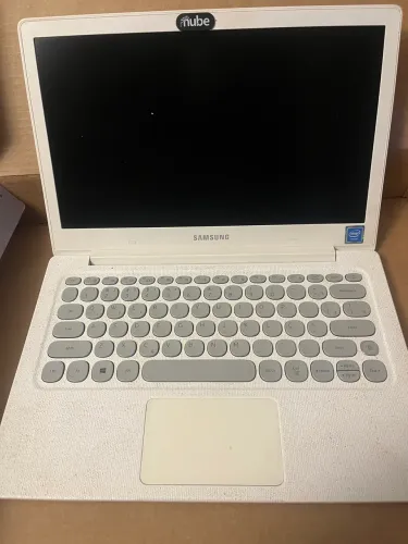 Notebook Samsung Intel 4GB RAM