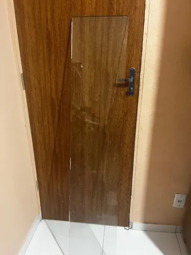 Vendo 2 Prateleiras de vidro com suporte