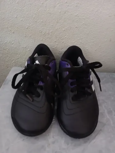 Tênis adidas infantil