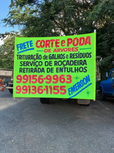 Trituração d galhos e resíduos poda d árvores