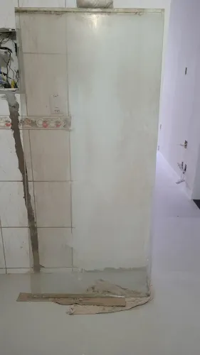 Vendo uma folha de box vidro temperado 1,76 X 0,80