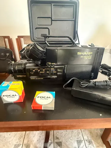 Filmadora VHS Antiga Sharp VL-L80 Com Maleta Original e Acessórios - Vintage