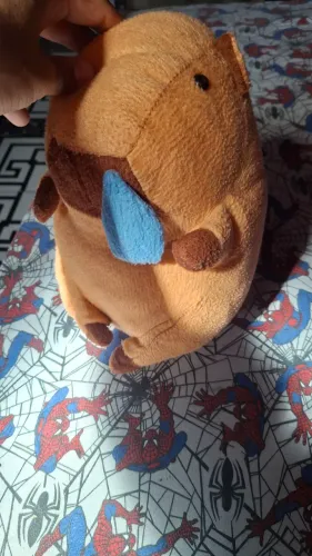 Capivara de pelúcia 