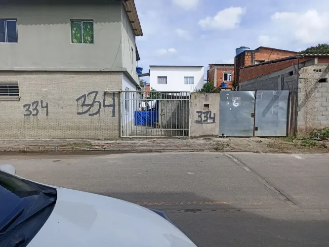 Vendo portão de correr de ferro