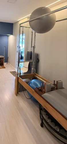 EQUIPAMENTO DE PILATES - CADILLAC+REFORMER