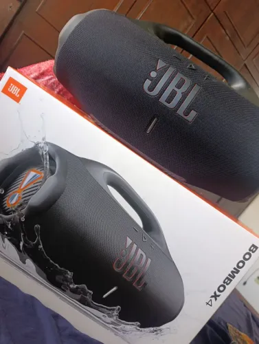 Bombox 4