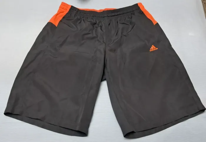 Bermuda adidas