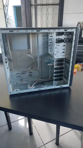 Gabinete Cooler Master