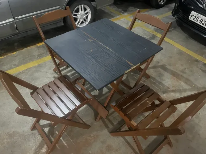 Conjunto mesa e cadeira de boteco