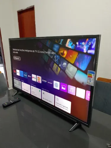 LG Smart 43 polegadas - Semi Nova. No plástico ainda.