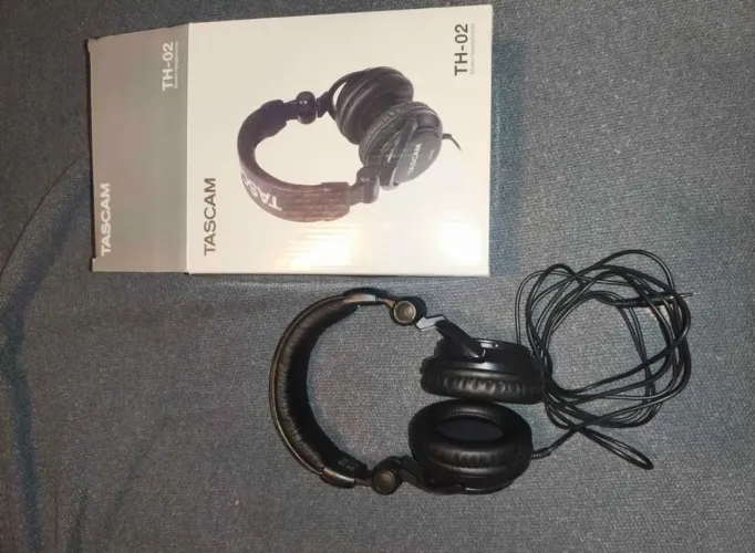 Vendo fone de ouvido Tascam
