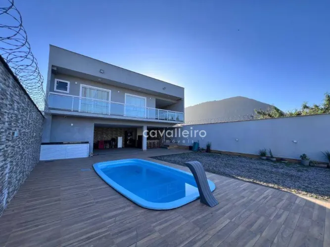 Casa com Piscina, Área Gourmet e Porteira Fechada  Ideal para Moradia ou Eventos em Itaipu