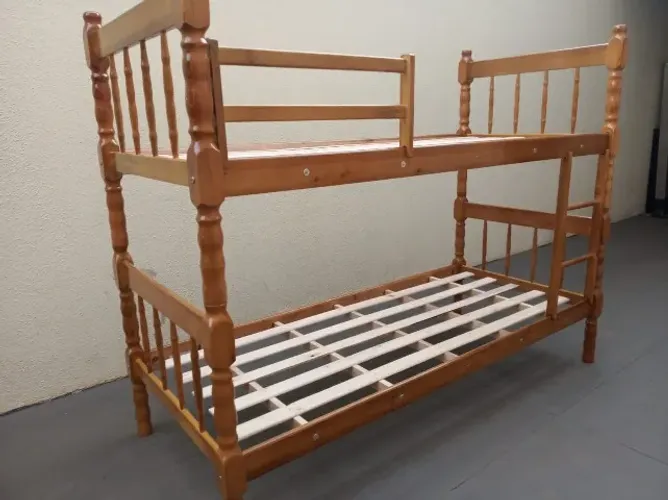 Cama Beliche de Madeira Maciça Torneada Nova, Entrego