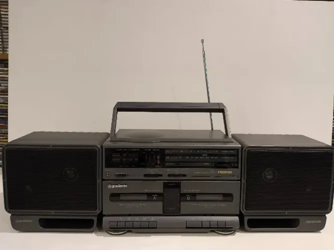 Rádio Gravador Boombox Gradiente CS-11 Freedom - Funcionando - RARIDADE -PARA COLECIONADOR