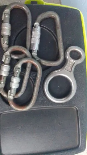 equipamento de alpinista de segurança 