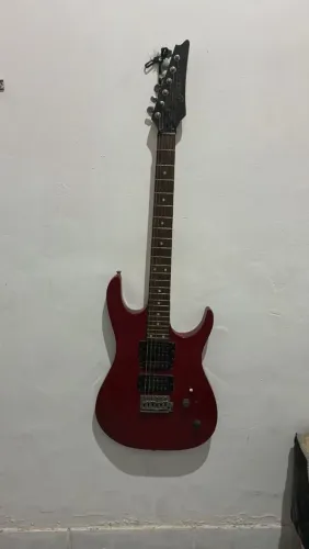 Guitarra golden super strato