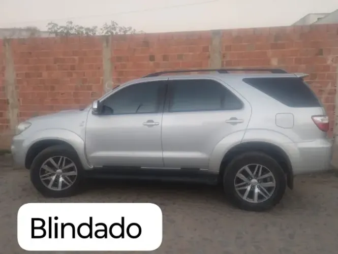 Toyota Hilux SW4 SRV D4-d 4X4 3.0 TDI Dies. AUT 2011