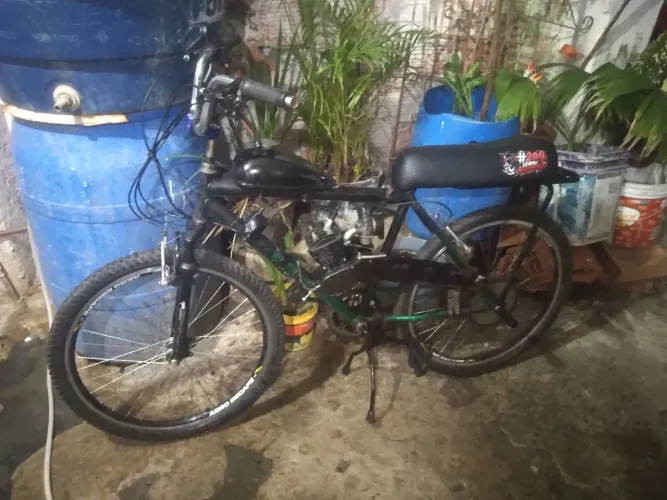 Motorizada 80 cc toda boa