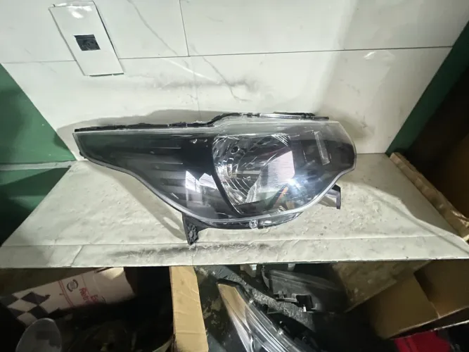 Farol Do Mobi 2016/26 Lado Direito (Recondicionado)