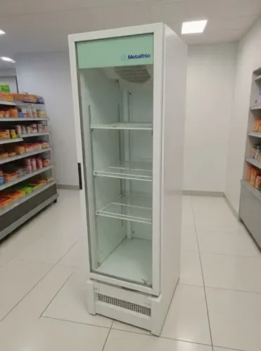 Expositor Frezer Vertical Refrigerador Metalfrio 326L