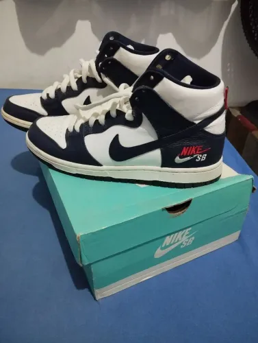 Nike SB Dunk High Future Court Obsidian