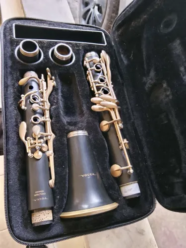 Clarinete Bom para uso! completo com Estojo e Boquilha R$ 500,00