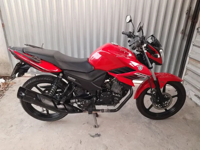 Moto YAMAHA 150