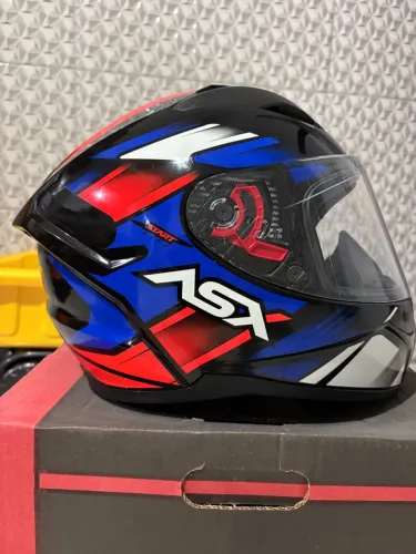 Capacete moto