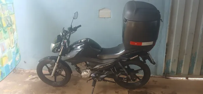 Vendo ou Troco Factor 125i 2020/21 conservada com bau