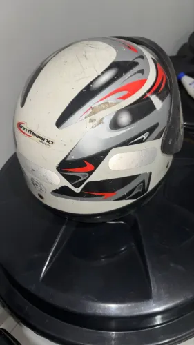 Capacete Sam Marino