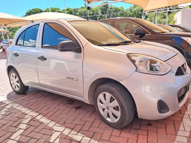 Nissan March S 1.0 12V Flex 5P 2016
