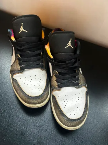 Air Jordan 1 Wear Away