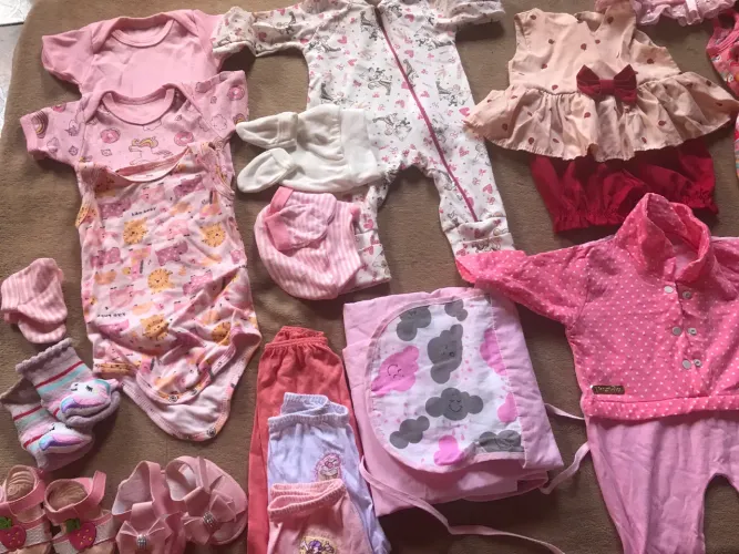 Vendo lotinho de menina por 100 ,veste rn ao p , usadas 2 a 3 vezes ,bem conservadas