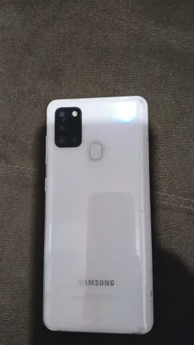 Celular Samsung Galaxy 21s usado 