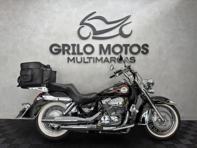 SHADOW 750