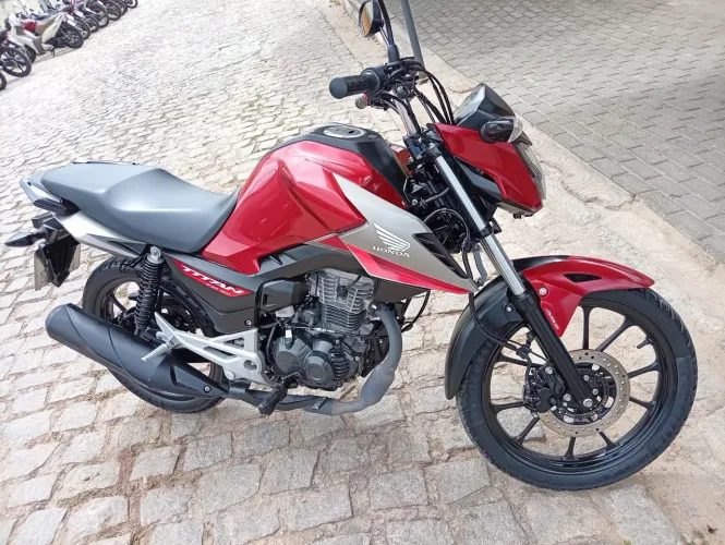 Vende-se Titan 160