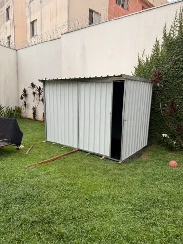 Depósito Metálico de Jardim