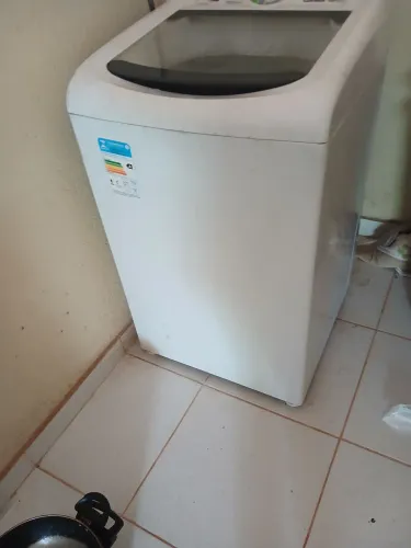 Vendo essa máquina de lavar roupa,nao esta girado mais está ligado