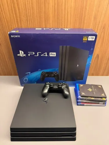 PS4 PRO 1TB + 3 JOGOS