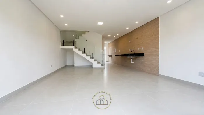 Casa Duplex com 3 quartos, sendo 3 suítes, Vale das Palmeiras