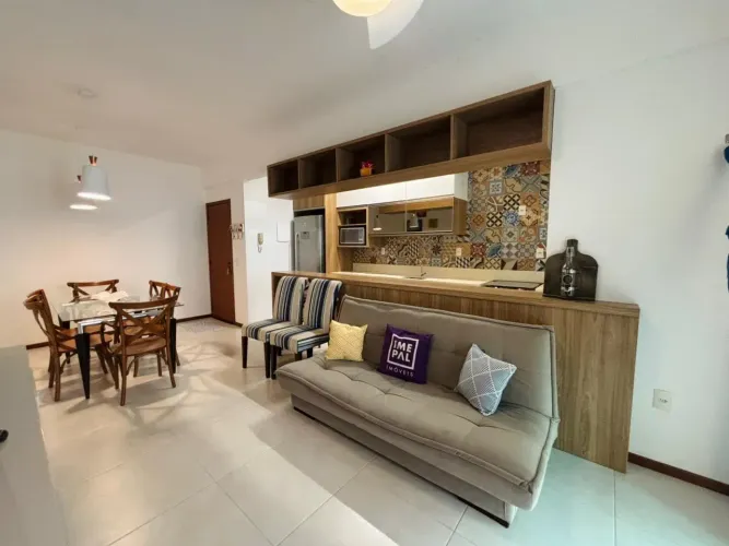 Apartamento mobiliado a 150m do mar a venda na Praia de Palmas - SC.